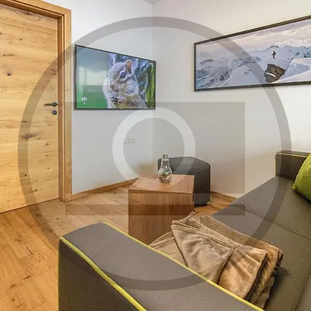 Amazing In W/ Wifi And 1 Bedrooms *